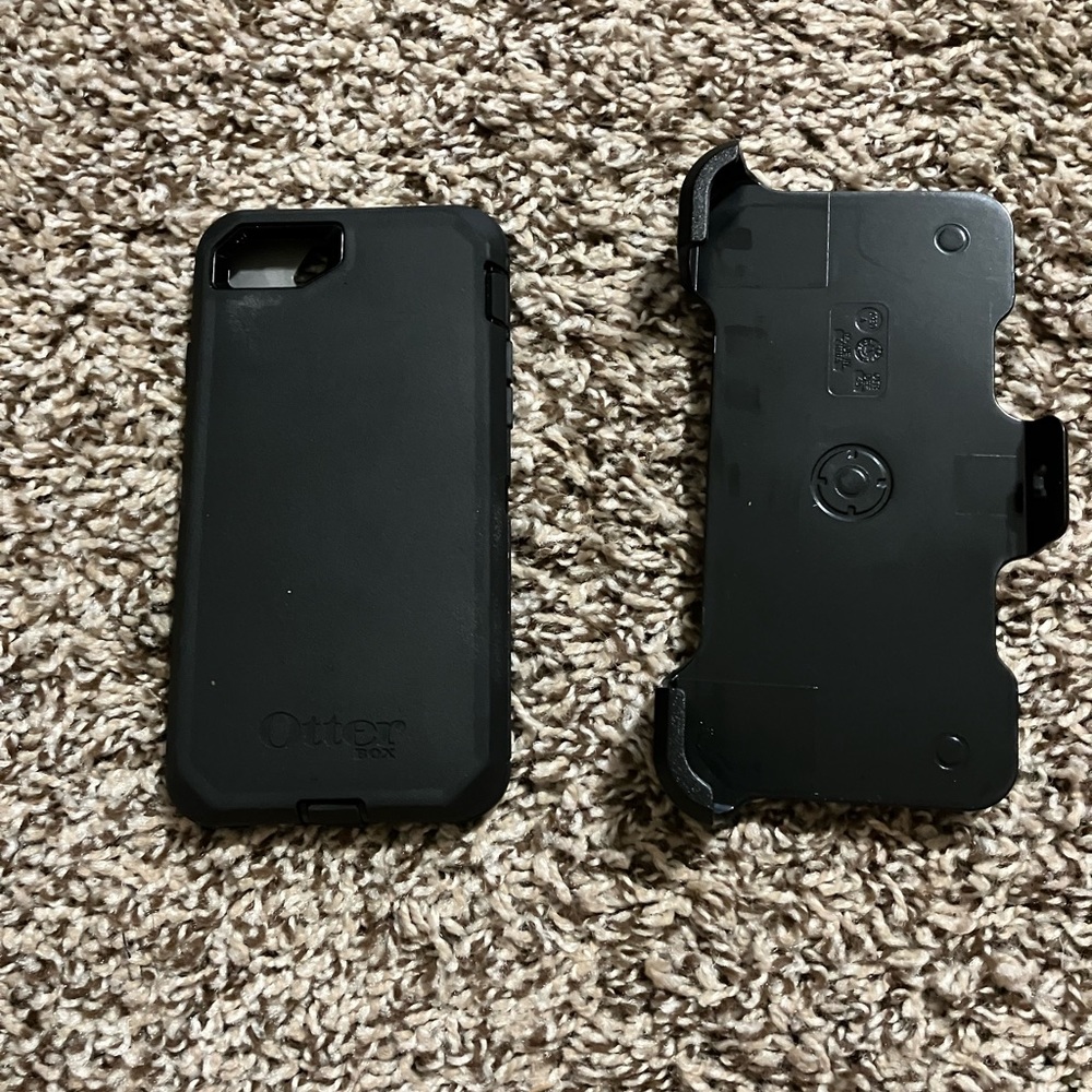 Otterbox iPhone SE iPhone 8 iPhone 7 black defender series case with belt clip